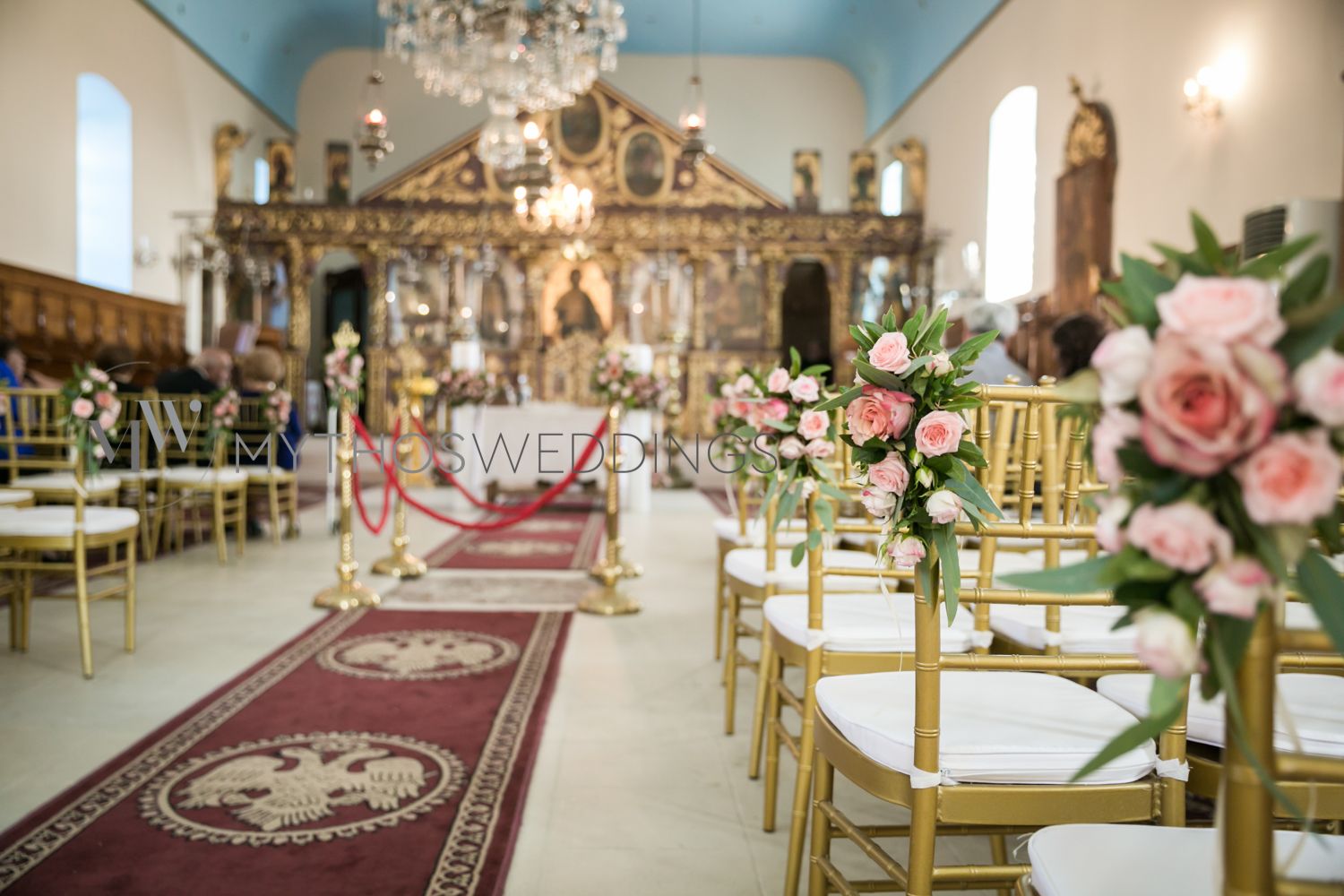 Photoshooting the wedding of Peristera and Vasilis in San Georgi